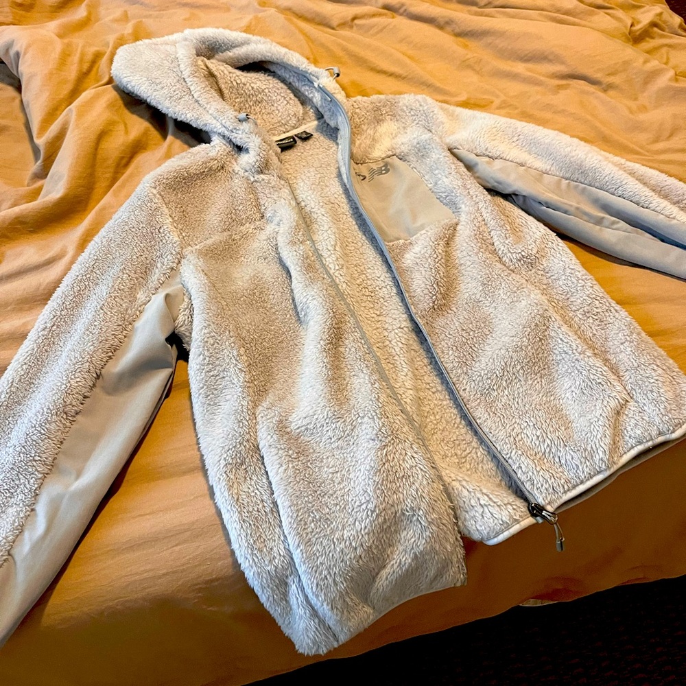 New balance zip up